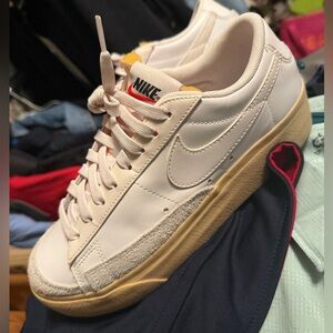 Nike White and Cream Athletic Shoes